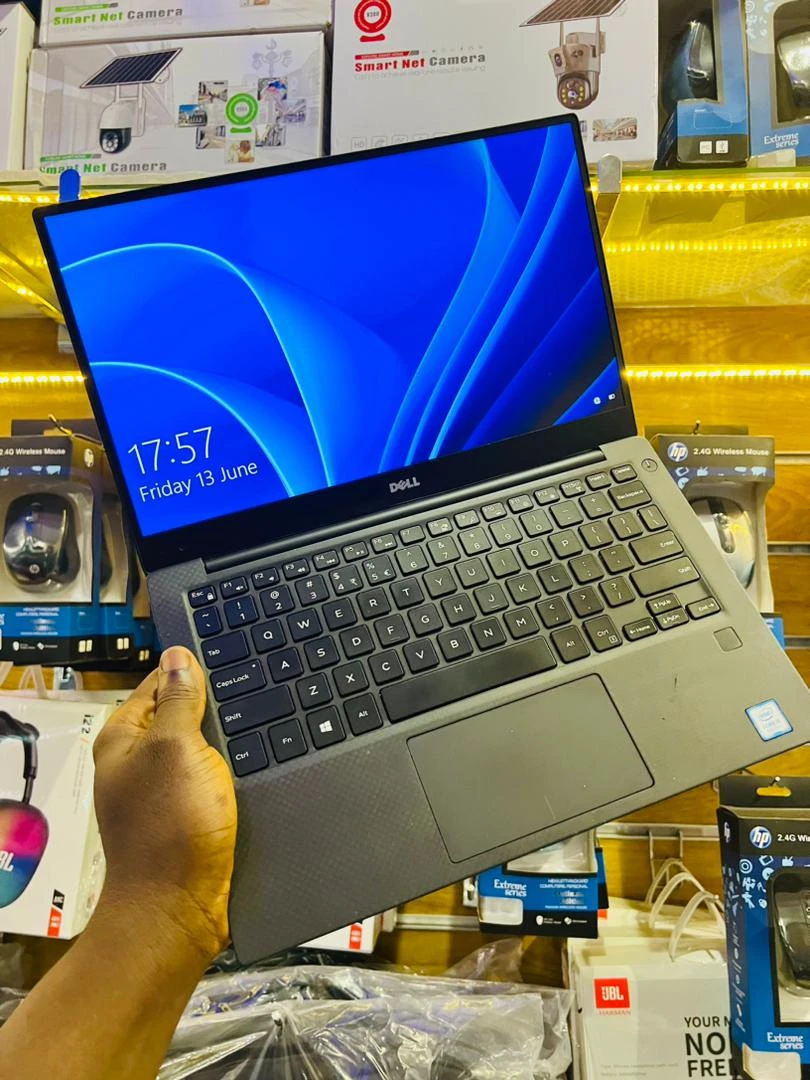 Slim Asus Zenbook 13 OLED...